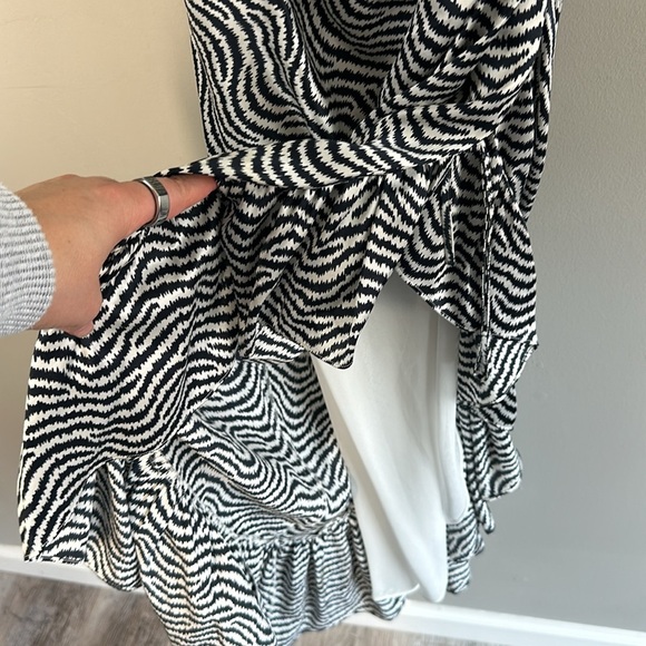 Cinq A Sept Silk Christel Ruched One Shoulder Zebra Print Dress Size 2 - Picture 7 of 16